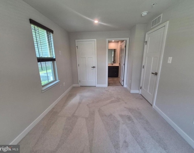 6054 Fallfish Court - Photo Thumbnail 7