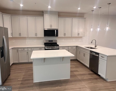 8220 Longford Road - Photo Thumbnail 4