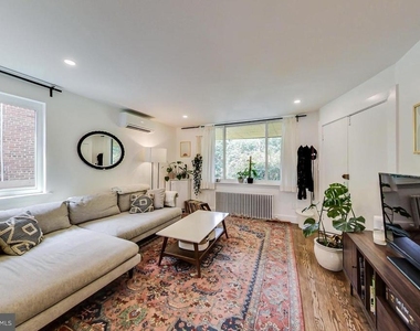 213 Hawaii Avenue Ne - Photo Thumbnail 4
