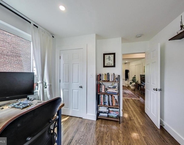 213 Hawaii Avenue Ne - Photo Thumbnail 10