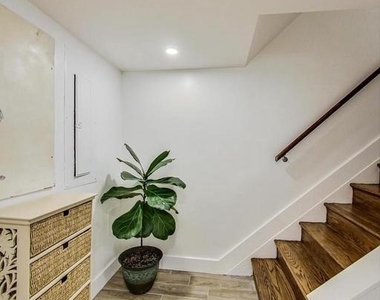 213 Hawaii Avenue Ne - Photo Thumbnail 11