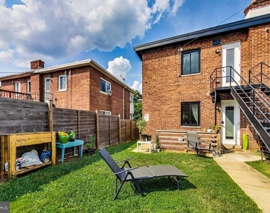 213 Hawaii Avenue Ne - Photo Thumbnail 17