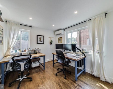 213 Hawaii Avenue Ne - Photo Thumbnail 9