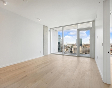 313 W 17th St - Photo Thumbnail 3