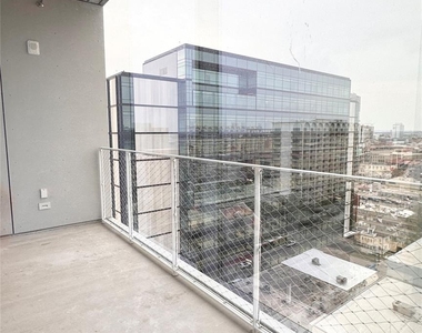 313 W 17th St - Photo Thumbnail 11