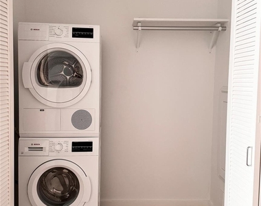 313 W 17th St - Photo Thumbnail 13