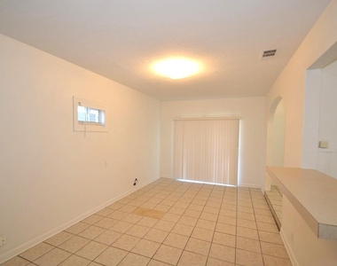 1211 Ridgemont Dr - Photo Thumbnail 21