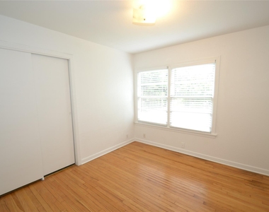 1211 Ridgemont Dr - Photo Thumbnail 19