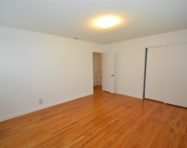 1211 Ridgemont Dr - Photo Thumbnail 12