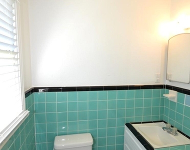 1211 Ridgemont Dr - Photo Thumbnail 16