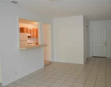 1211 Ridgemont Dr - Photo Thumbnail 6