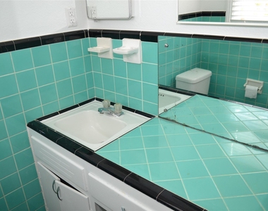 1211 Ridgemont Dr - Photo Thumbnail 17