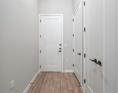 4510 Terry-o Ln - Photo Thumbnail 7