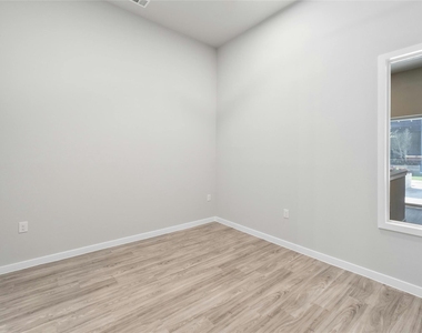 4510 Terry-o Ln - Photo Thumbnail 8