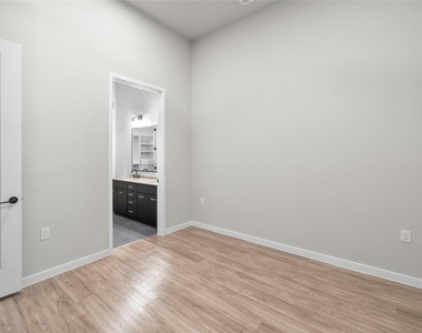 4510 Terry-o Ln - Photo Thumbnail 9