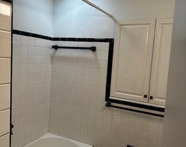 1012 N 6th Avenue - Photo Thumbnail 6