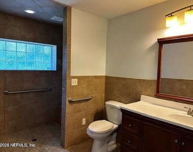 1012 N 6th Avenue - Photo Thumbnail 11