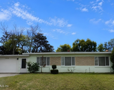 1012 N 6th Avenue - Photo Thumbnail 18