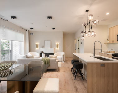 8015 W Belmont Avenue - Photo Thumbnail 2