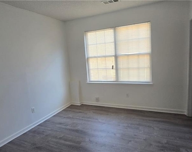 4951 Larkspur Lane - Photo Thumbnail 10