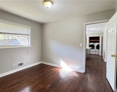 552 Sybil Lane Se - Photo Thumbnail 16