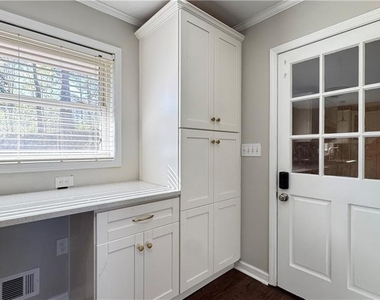 552 Sybil Lane Se - Photo Thumbnail 6