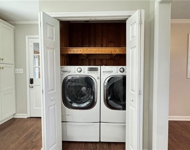552 Sybil Lane Se - Photo Thumbnail 4