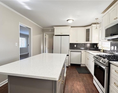 552 Sybil Lane Se - Photo Thumbnail 13