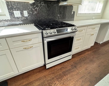 552 Sybil Lane Se - Photo Thumbnail 14