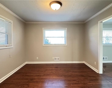 552 Sybil Lane Se - Photo Thumbnail 3