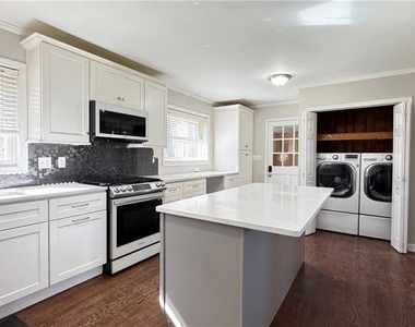 552 Sybil Lane Se - Photo Thumbnail 10