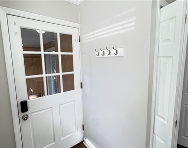 552 Sybil Lane Se - Photo Thumbnail 5
