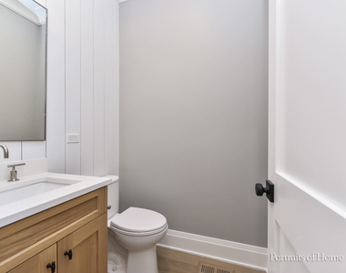 2135 N Lakewood Avenue - Photo Thumbnail 15
