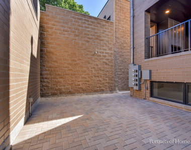 2135 N Lakewood Avenue - Photo Thumbnail 31