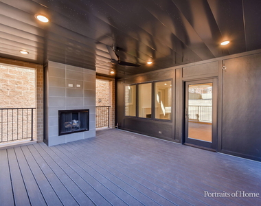 2135 N Lakewood Avenue - Photo Thumbnail 16