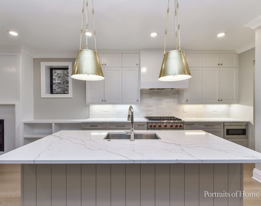 2135 N Lakewood Avenue - Photo Thumbnail 6