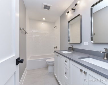 2135 N Lakewood Avenue - Photo Thumbnail 27