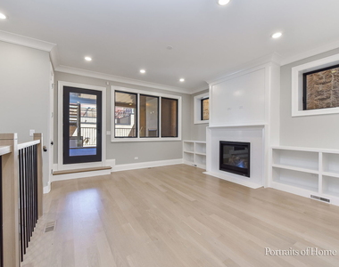 2135 N Lakewood Avenue - Photo Thumbnail 14
