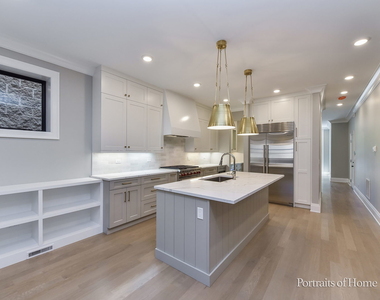 2135 N Lakewood Avenue - Photo Thumbnail 8