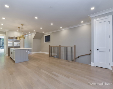 2135 N Lakewood Avenue - Photo Thumbnail 13