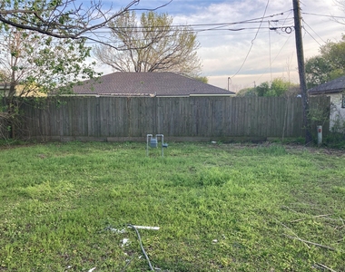 2627 32nd Avenue N - Photo Thumbnail 15