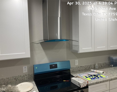 2627 32nd Avenue N - Photo Thumbnail 3