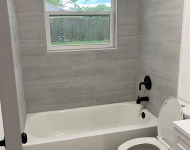 2627 32nd Avenue N - Photo Thumbnail 11