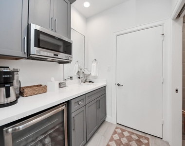 1721 Eado Point Lane - Photo Thumbnail 9