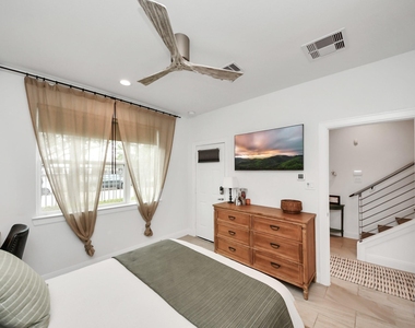 1721 Eado Point Lane - Photo Thumbnail 3