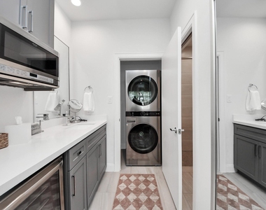 1721 Eado Point Lane - Photo Thumbnail 10