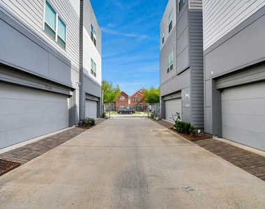 1721 Eado Point Lane - Photo Thumbnail 35