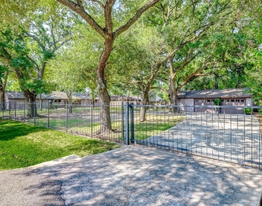9218 Hammerly Boulevard - Photo Thumbnail 39