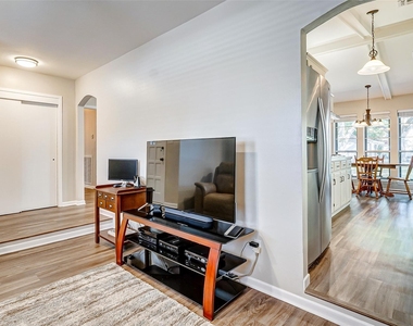 9218 Hammerly Boulevard - Photo Thumbnail 8