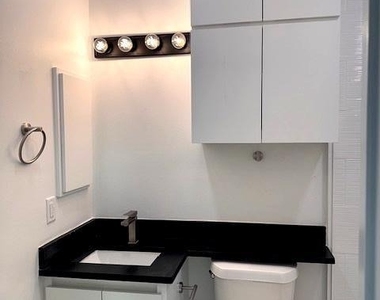 2901 Isabella Street - Photo Thumbnail 5